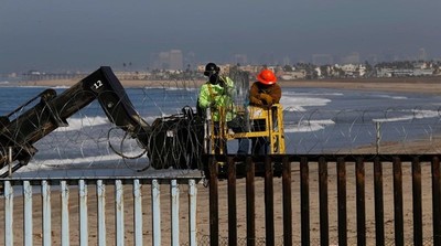Juez frena construcción de una parte del muro de Trump en la frontera con México - Radio 1000 AM