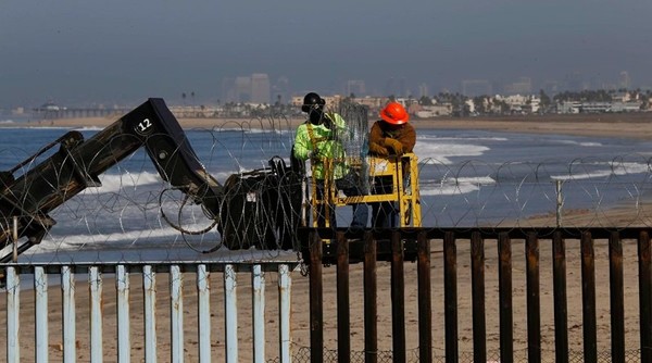 Juez frena construcción de una parte del muro de Trump en la frontera con México - Radio 1000 AM