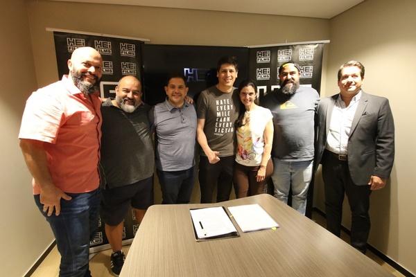 Enrique Pavón llegará a la pantalla grande con HEi Films - ADN Paraguayo