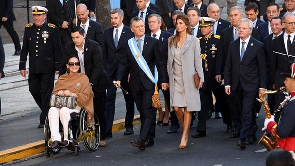 Un 25 de mayo con reclamos para Macri y una plaza vacía - ADN Paraguayo