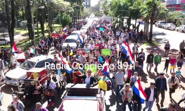 Se manifiestan a favor de Prieto