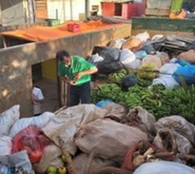 Labriegos donan 10 toneladas de alimentos a afectados por la crecida - Paraguay.com