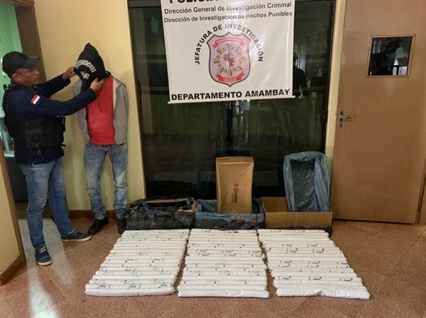 Incautan 75 kilos de dinamita que sería de PCC - Nacionales - ABC Color