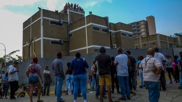 Mueren 29 personas en centro detención policial en Venezuela » Ñanduti