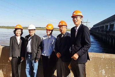 El Embajador de Japón de visita por Yacyretá