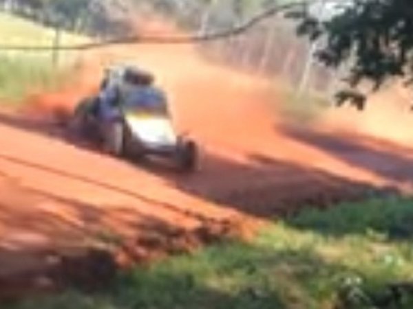 Niña fallece tras ser atropellada en competencia de rally