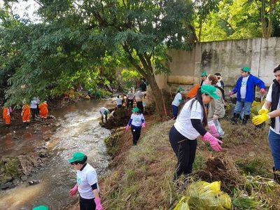 Arroyo San Lorenzo: Sacaron 30 mil kilos de basura  | San Lorenzo Py