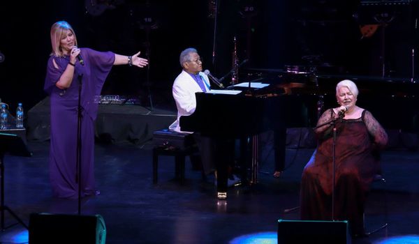 Manzanero y Mocedades, una atmósfera romántica en vivo