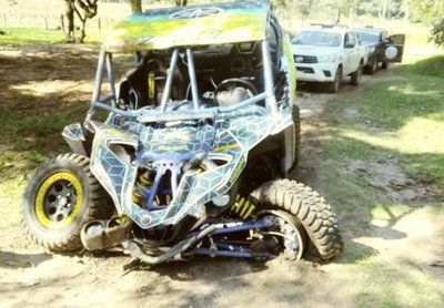 Niña muere arrollada por autocross en rally - Edicion Impresa - ABC Color