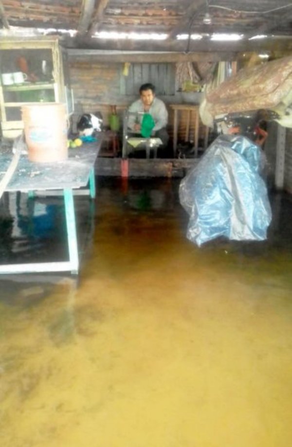 Urgen asistencia sanitaria en zonas inundadas del Dpto. de Ñeembucú - Edicion Impresa - ABC Color