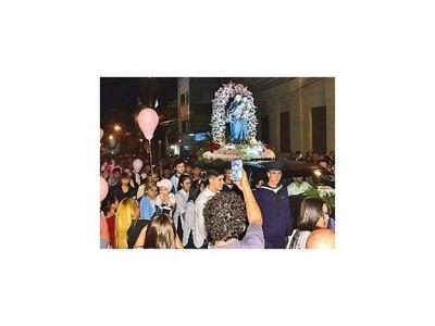 María Auxiliadora cerró su fiesta con procesión y misa