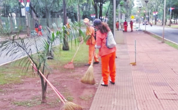 Comuna sin insumos para limpiar espacios públicos | Diario Vanguardia 07