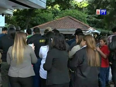 Funcionarios de la Senad exigen equiparación salarial
