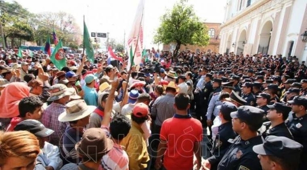 HOY / Campesinos preparan otra protesta en Asunción