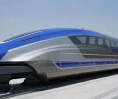 China desarrolla un tren que “flota” y va a 600 km/h.