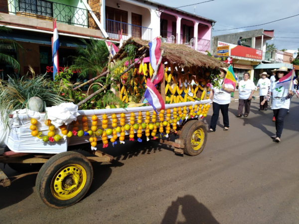 Masiva presencia en el gran desfile de agricultores en Coronel Bogado - ADN Paraguayo