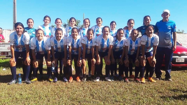 Adolfo Riquelme manda en torneo femenino