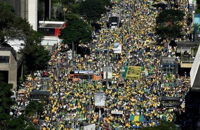 Las manifestaciones pro Bolsonaro, un reflejo de la polarización de Brasil - Internacionales - ABC Color