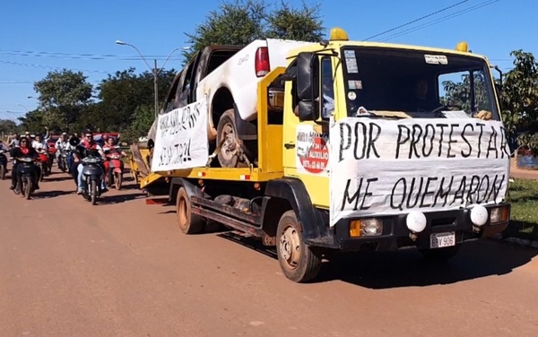 Caravana de repudio a intendente por agresión a mujer