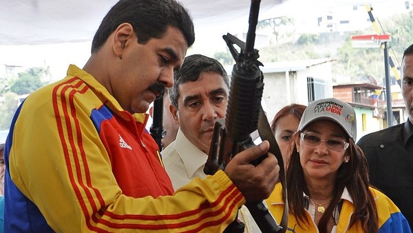 Maduro destinará 7 millones de dólares a la fabricación de las subametralladoras - Digital Misiones