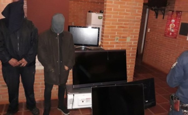 Supuestos rateros detenidos en el PCC