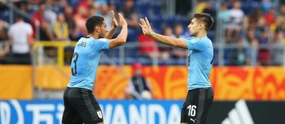 Uruguay vence a Honduras y se clasifica - Deportes - ABC Color