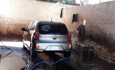 Motochorros roban vehículo en Franco y abandonan a la víctima en CDE