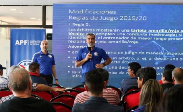 HOY / Capacitan a árbitros de cara a los cambios en reglas de juego