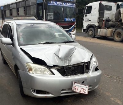 Vehículo de gran porte casi ocasiona una tragedia - Nacionales - ABC Color