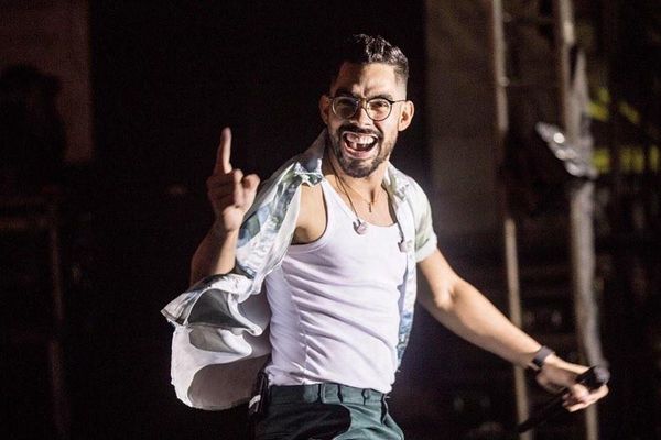 Cantante del hit del verano en Brasil muere en accidente aéreo