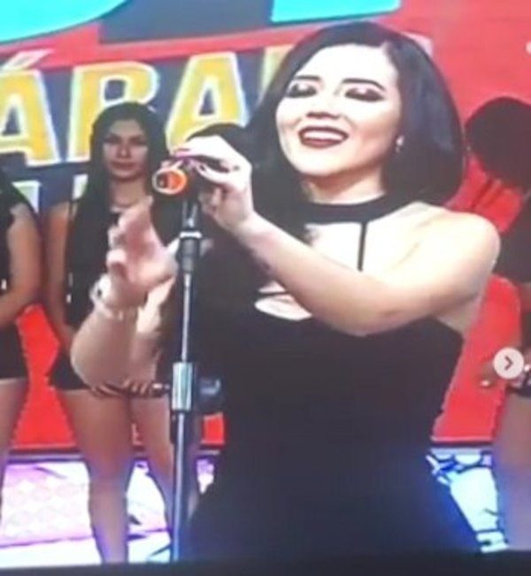 Modelo se convirtió en “chistera”
