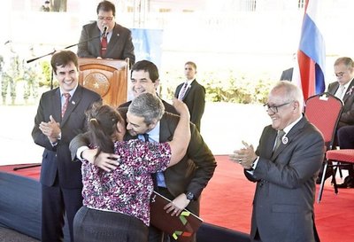 Indert entrega 185 títulos de propiedad - Edicion Impresa - ABC Color