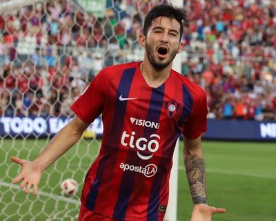Mathías Villasanti renovó su vínculo por dos años