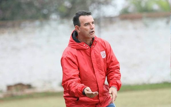 3 de Febrero cambia de entrenador