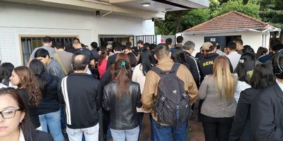 Antidrogas hicieron un paro contra la inequidad salarial - ADN Paraguayo