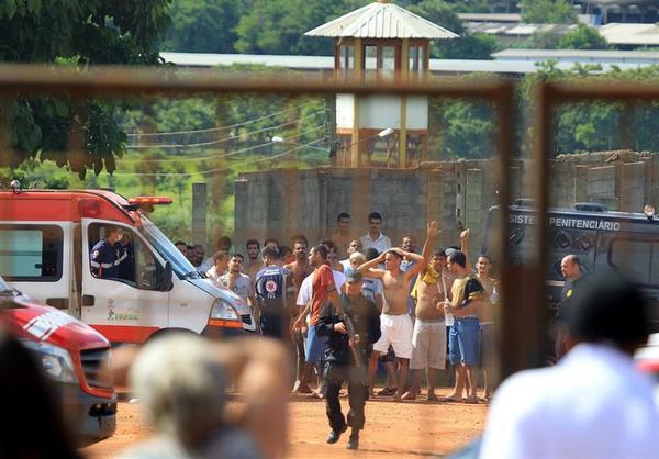 Brasil afronta nueva crisis en sus cárceles con más de 50 muertos en dos días » Ñanduti