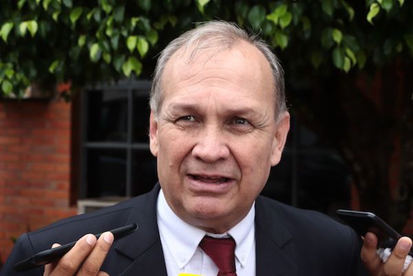 Emplazan a Mario Ferreiro para construcción de viviendas