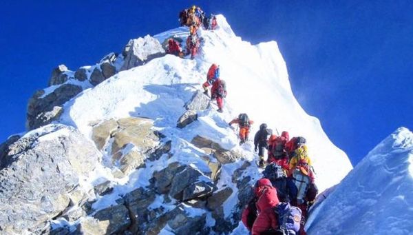 Diez personas mueren al escalar el Everest - ADN Paraguayo