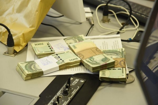 Entregan dinero a periodista - Nacionales - ABC Color