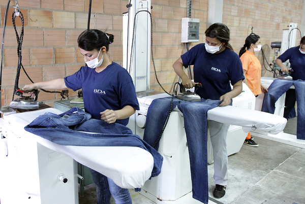 Industria textil emplea a 40.000 personas, afirman - ADN Paraguayo