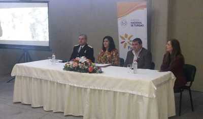 Conforman equipo de trabajo para el desarrollo del turismo fluvial nacional » Ñanduti