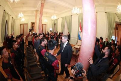 Los jugadores de Puerto Diana visitaron el Palacio