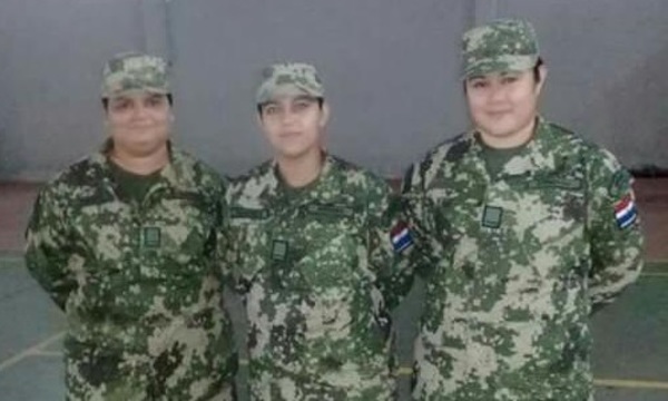 Mujeres de las Fuerzas Armadas en Miss Gordita