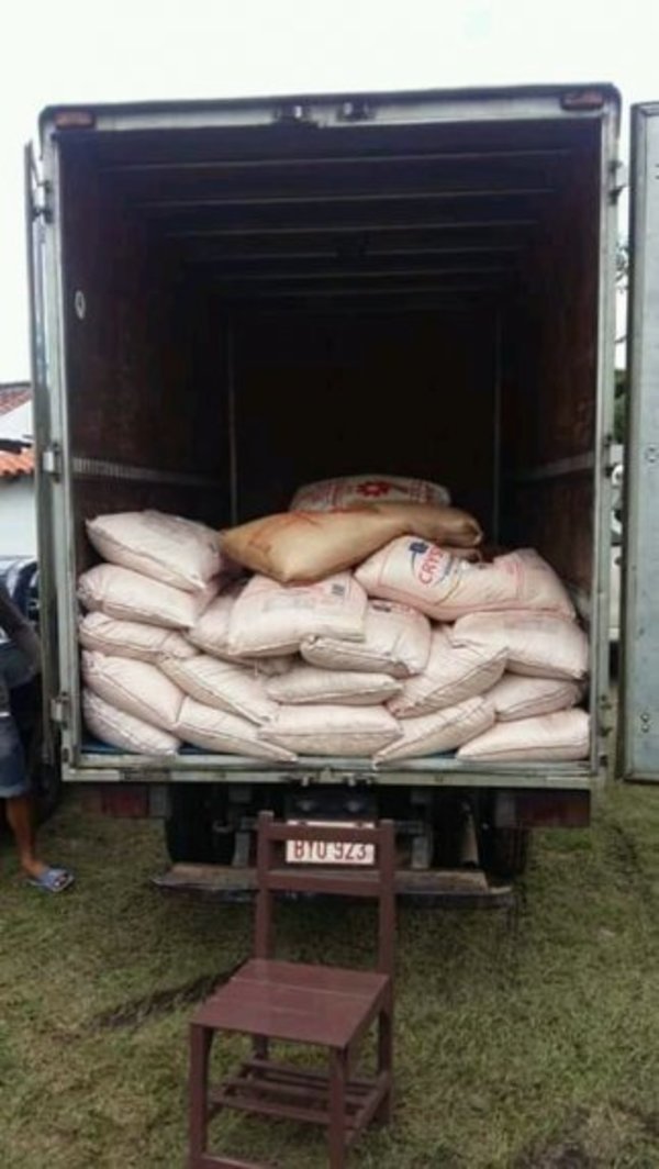 Incautan 60 bolsas de azúcar en Pirayú - Nacionales - ABC Color