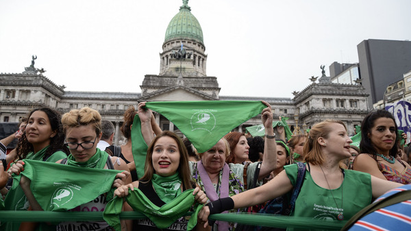 La campaña por el aborto legal vuelve al Congreso argentino en año electoral » Ñanduti