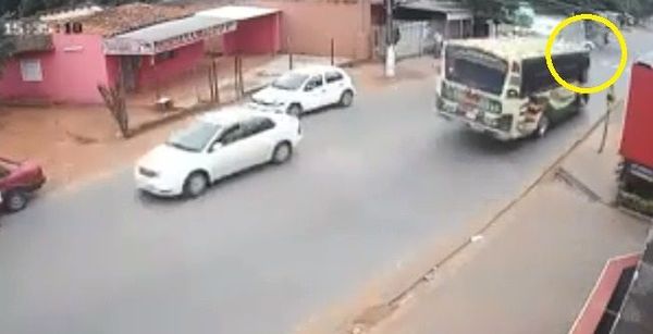Cámara de seguridad captó el accidente de Capiatá - Nacionales - ABC Color