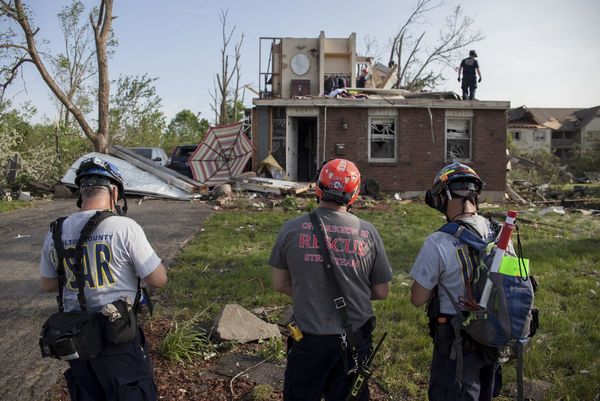 Potentes tornados dejan un muerto, heridos y a millones sin energía en EEUU
