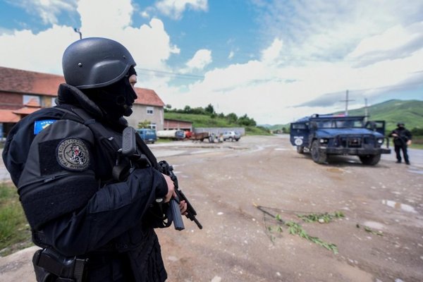 Serbia pone sus fuerzas en alerta tras un operativo policial en Kosovo - Internacionales - ABC Color