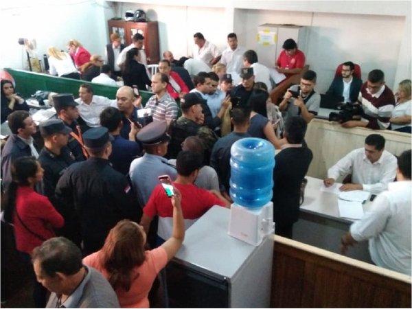Empresarios piden que termine el "despilfarro" de dinero en CDE