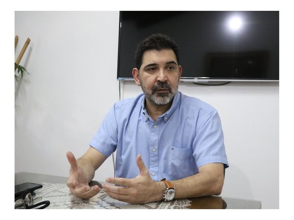 Dicen que Tony Apuril es un "zoquetero"